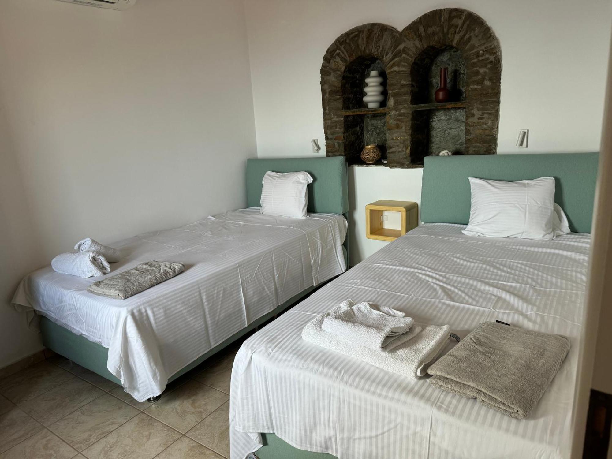 Andros Escape Condos Korthio Екстериор снимка