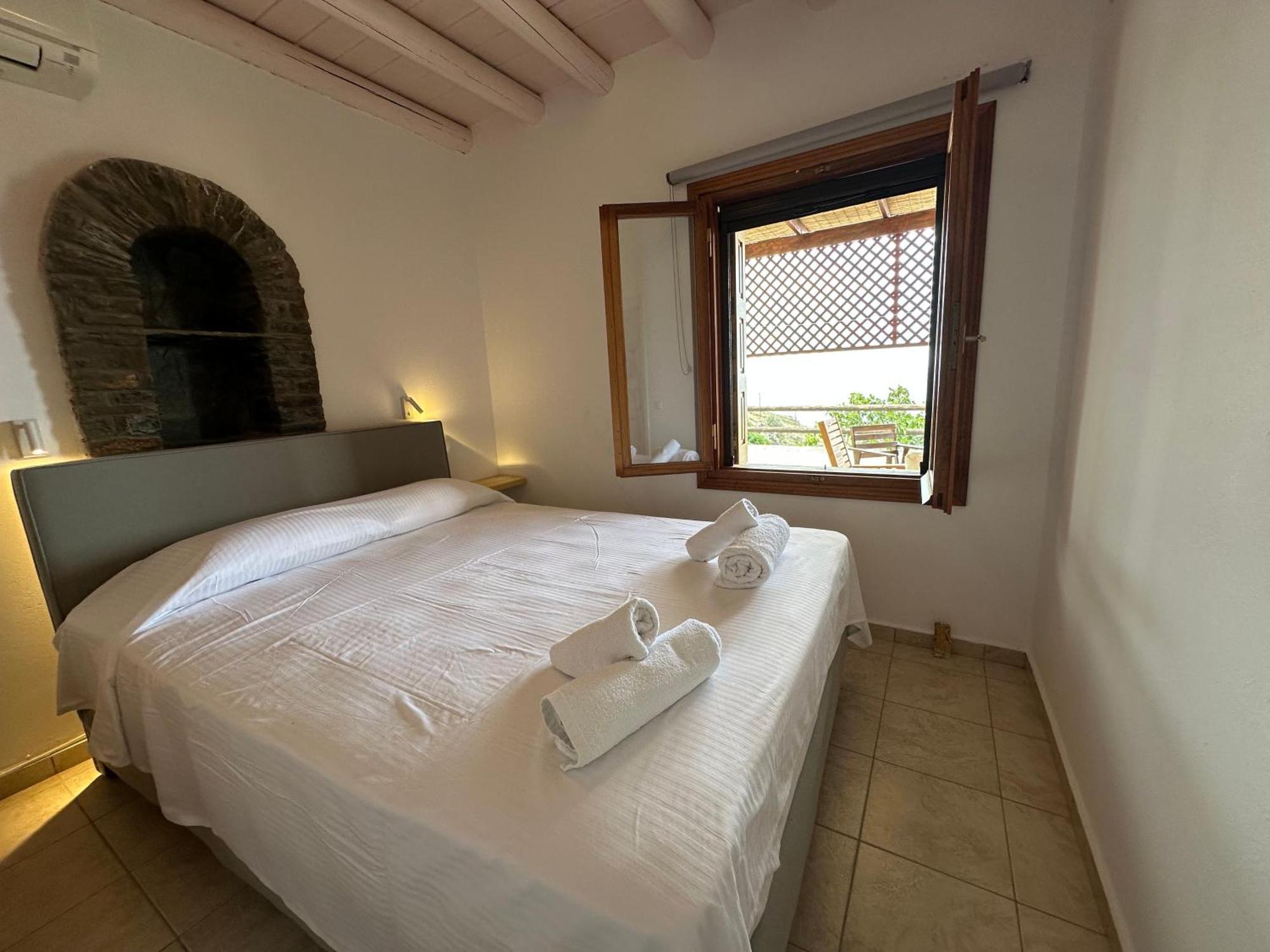 Andros Escape Condos Korthio Екстериор снимка